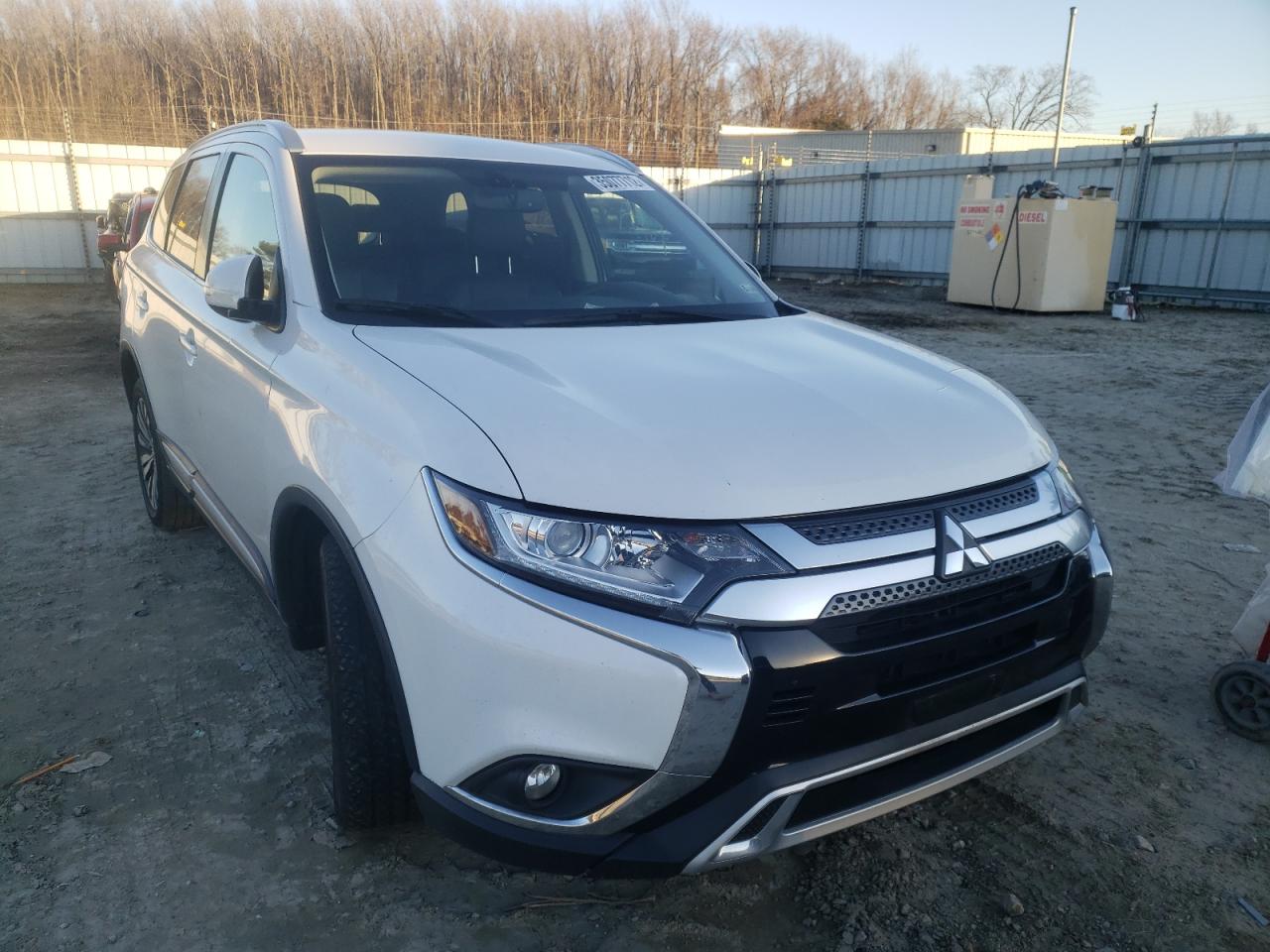 MITSUBISHI OUTLANDER 2019 with VIN JA4AZ3A38KZ035849 - Photo from auction