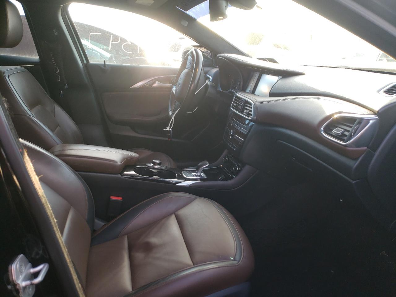 Photo 5 from auction – 2017 INFINITI QX30 BASE with VIN SJKCH5CR3HA030559