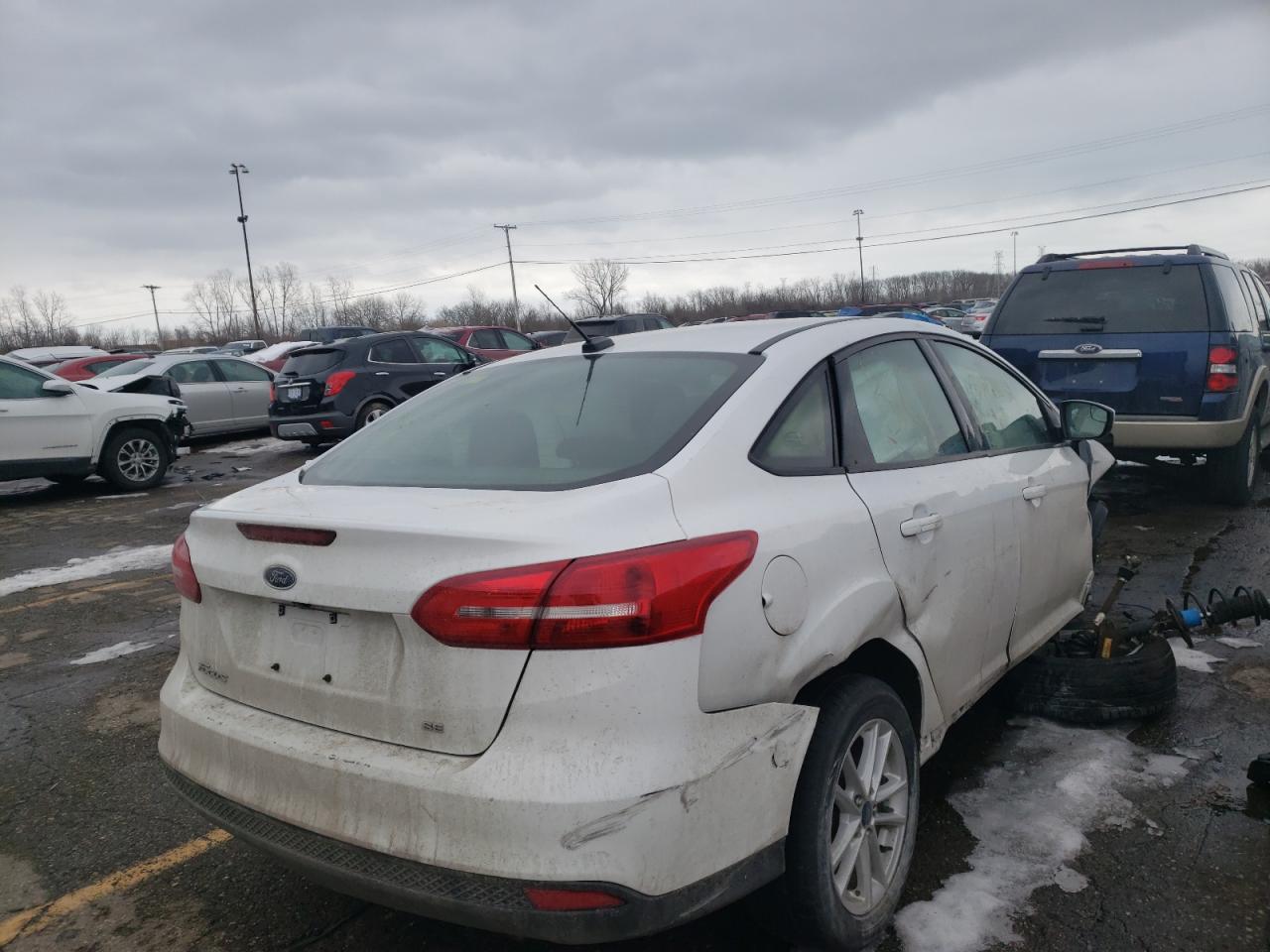 Photo 4 from auction – 2018 FORD FOCUS SE with VIN 1FADP3F26JL216108