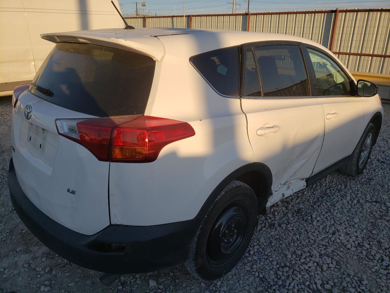 Photo 4 from auction – 2015 TOYOTA RAV4 LE with VIN 2T3ZFREVXFW163743
