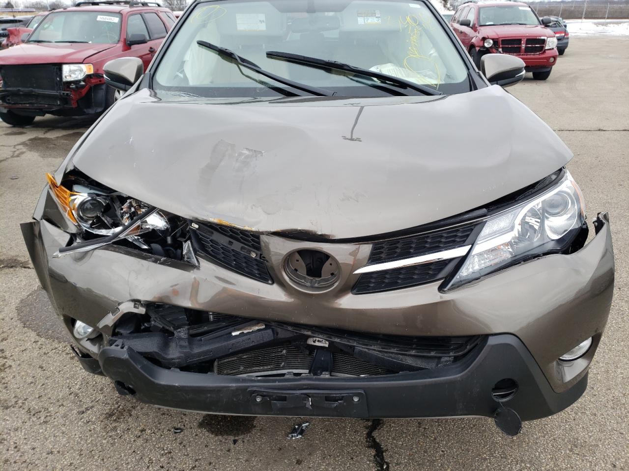 Photo 7 from auction – 2015 TOYOTA RAV4 LIMIT with VIN JTMDFREV9FD156516