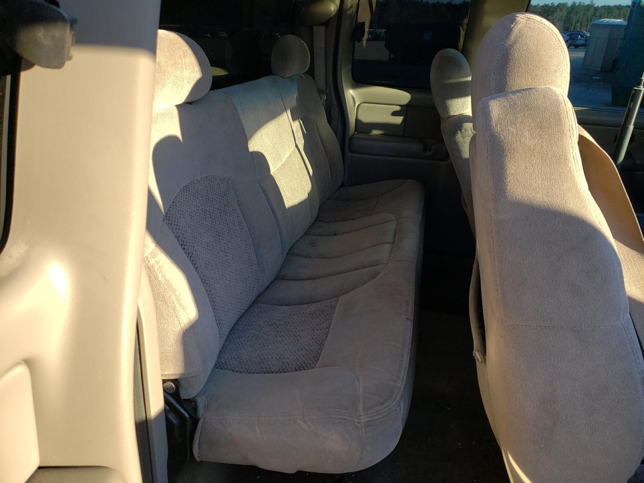 Photo 6 from auction – 2000 CHEVROLET SILVERADO with VIN 2GCEC19T2Y1388610