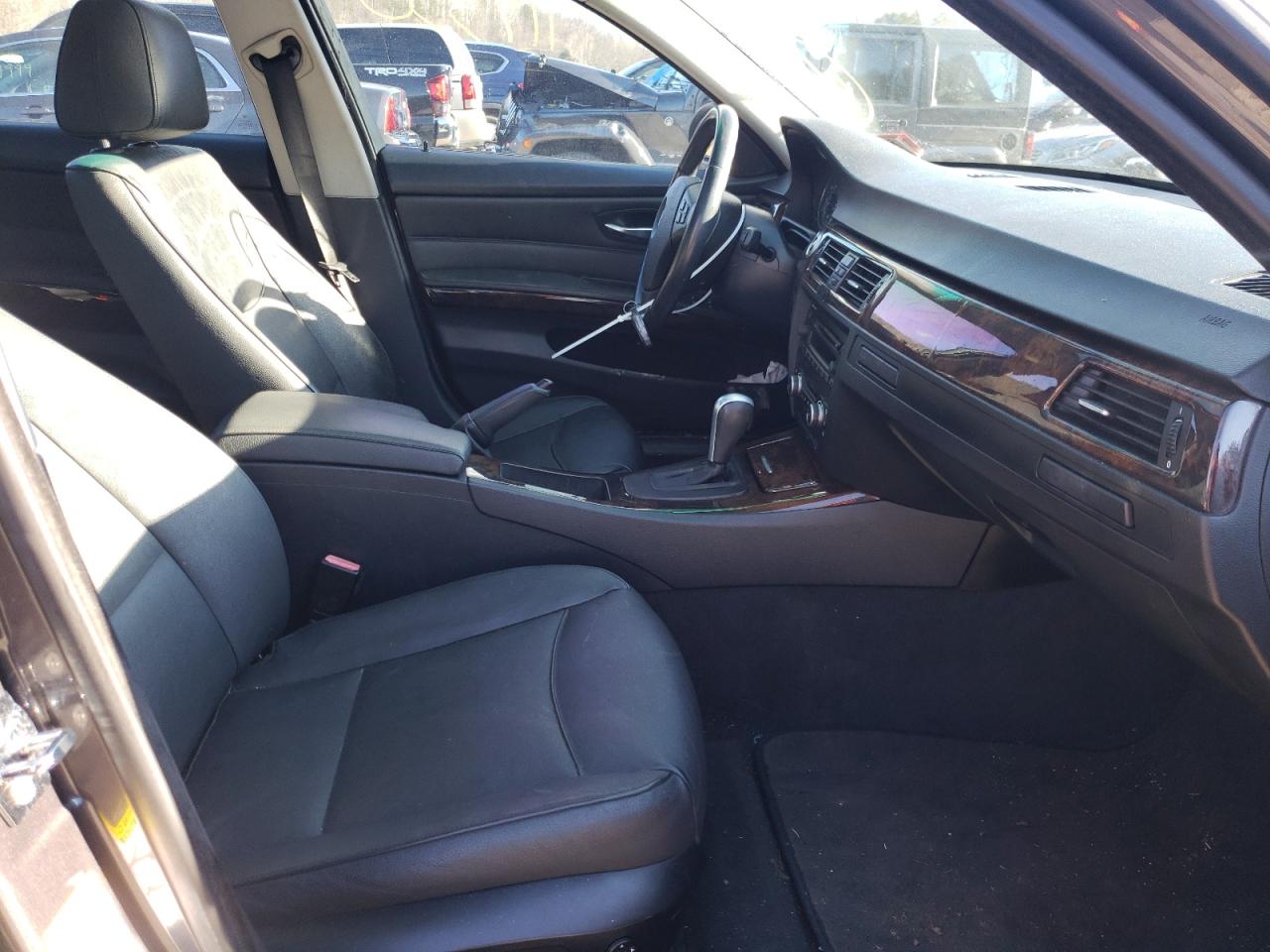 Photo 5 from auction – 2007 BMW 328 XI with VIN WBAVC935X7KX53409