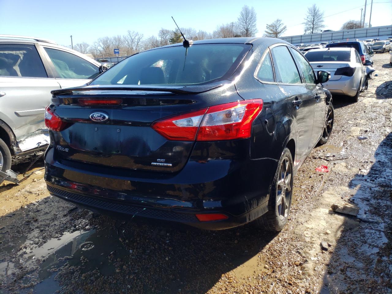 Photo 4 from auction – 2014 FORD FOCUS SE with VIN 1FADP3F27EL240861