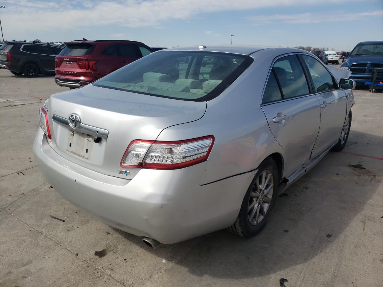 Photo 4 from auction – 2011 TOYOTA CAMRY HYBR with VIN 4T1BB3EK7BU139693