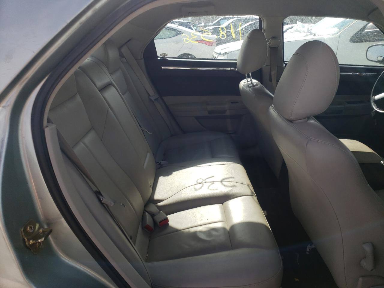 Photo 6 from auction – 2005 CHRYSLER 300 TOURIN with VIN 2C3JA53G85H558077
