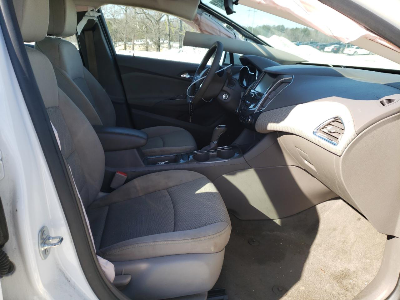 Photo 5 from auction – 2016 CHEVROLET CRUZE LT with VIN 1G1BE5SM8G7274516