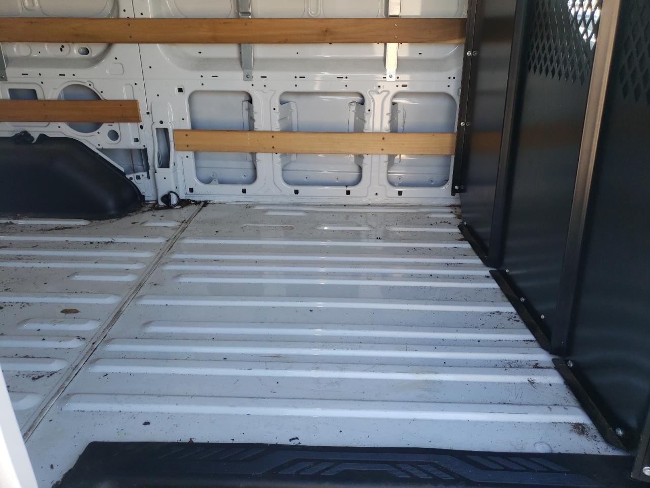 Photo 6 from auction – 2019 FORD TRANSIT T- with VIN 1FTYR1YM4KKA71540