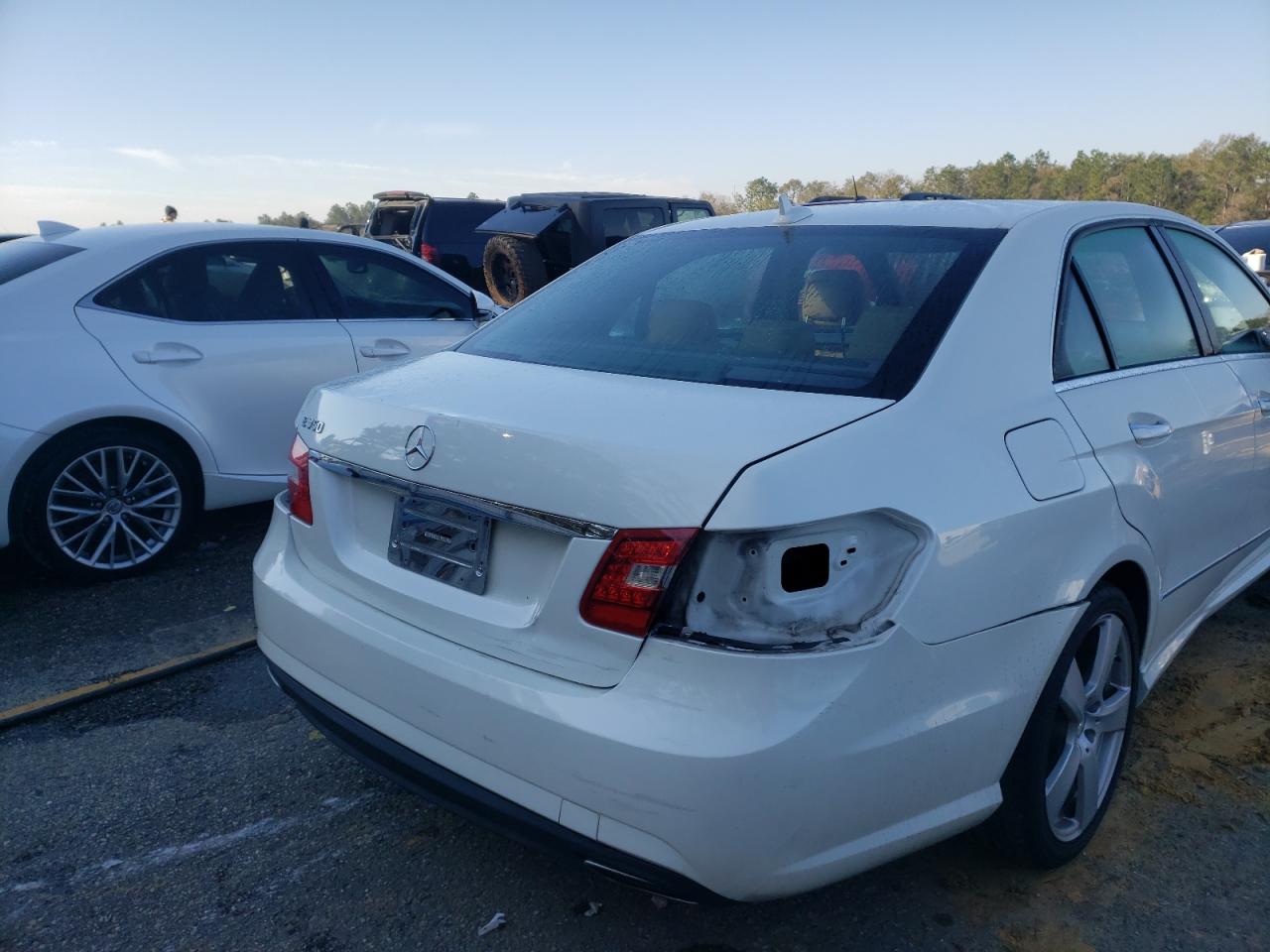 Photo 9 from auction – 2011 MERCEDES-BENZ E 350 with VIN WDDHF5GB7BA459051
