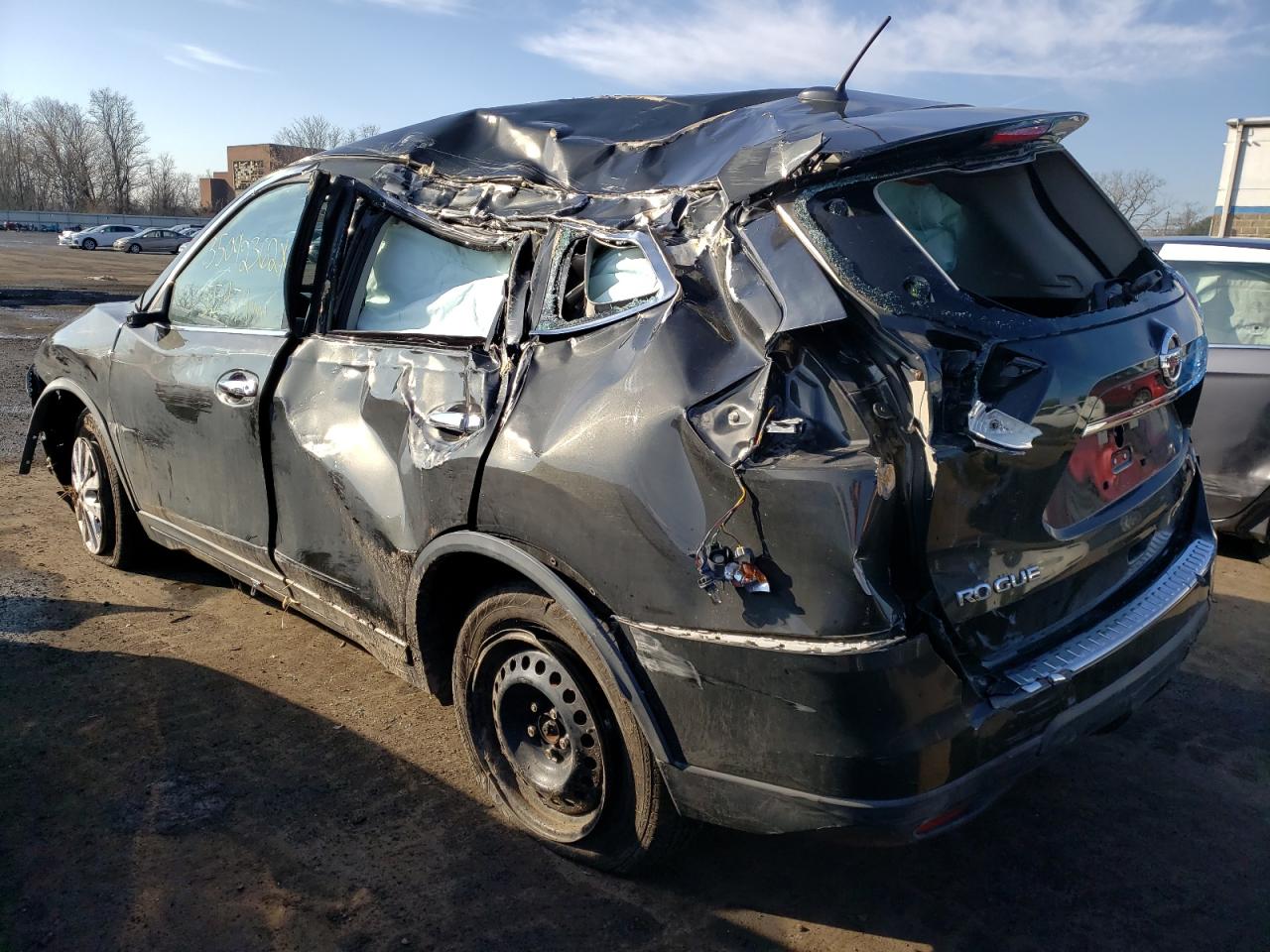 Photo 3 from auction – 2015 NISSAN ROGUE S with VIN KNMAT2MV3FP536633