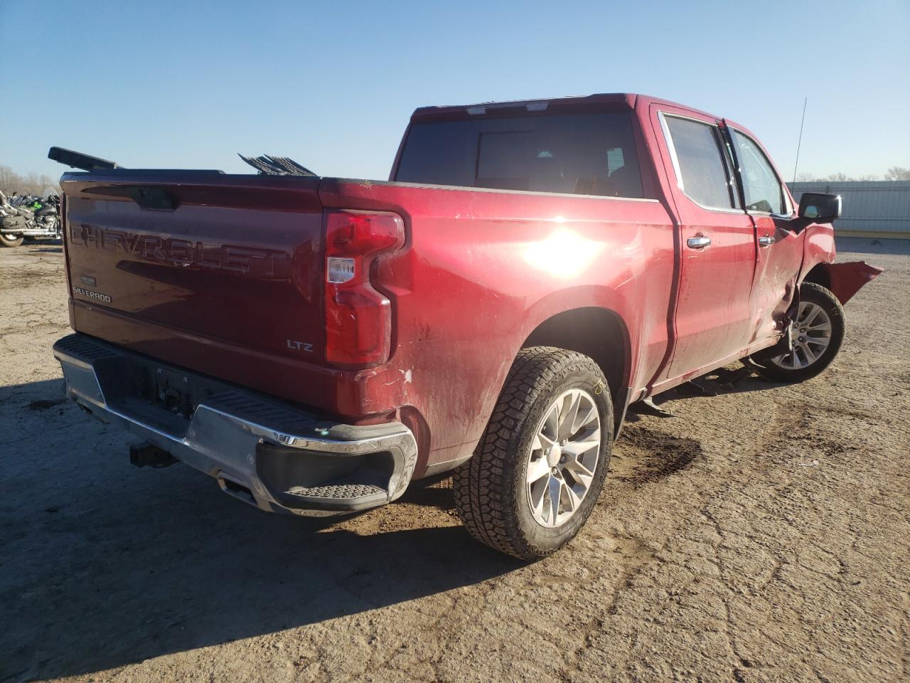 Photo 4 from auction – 2021 CHEVROLET SILVERADO with VIN 3GCUYGED3MG388261