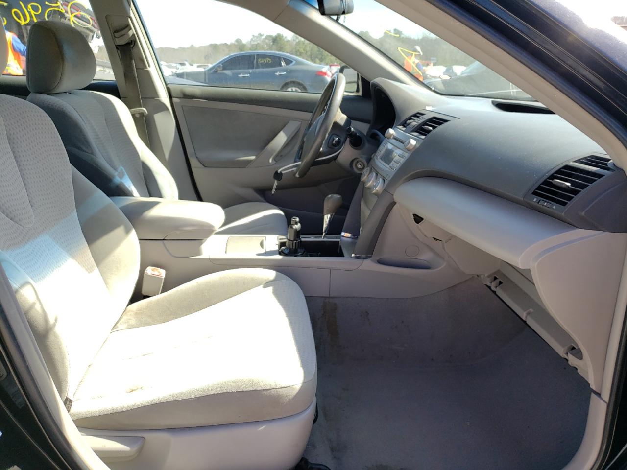 Photo 5 from auction – 2011 TOYOTA CAMRY BASE with VIN 4T1BF3EK2BU760442