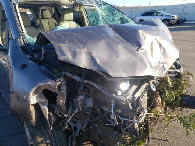 Photo 9 from auction – 2011 TOYOTA SIENNA XLE with VIN 5TDYK3DC7BS015498