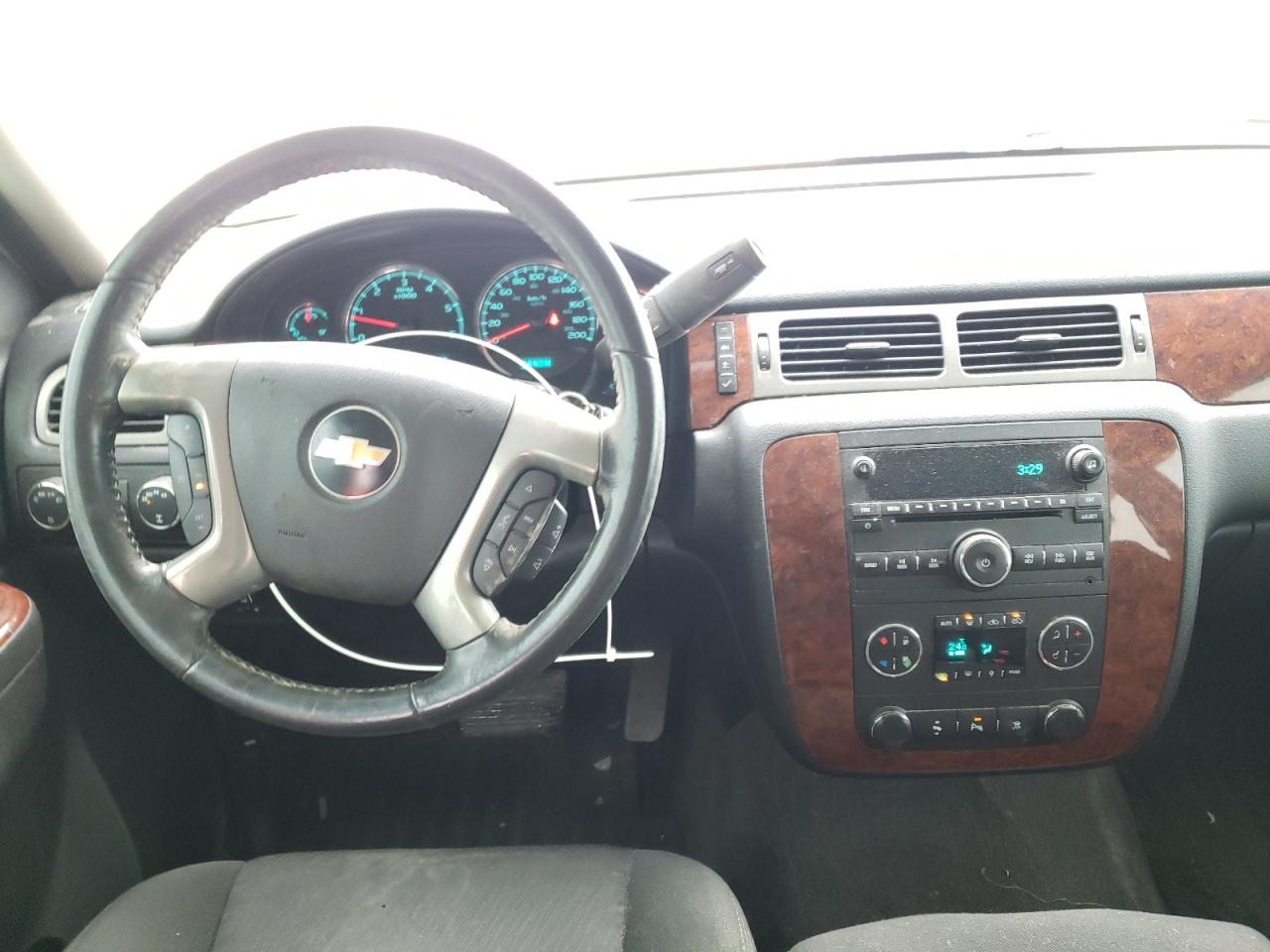 Photo 9 from auction – 2011 CHEVROLET AVALANCHE with VIN 3GNTKFE3XBG157277