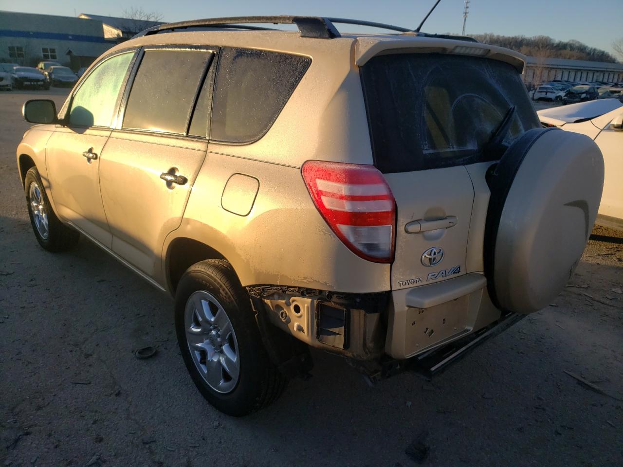 Photo 3 from auction – 2010 TOYOTA RAV4 with VIN 2T3KF4DV9AW051689