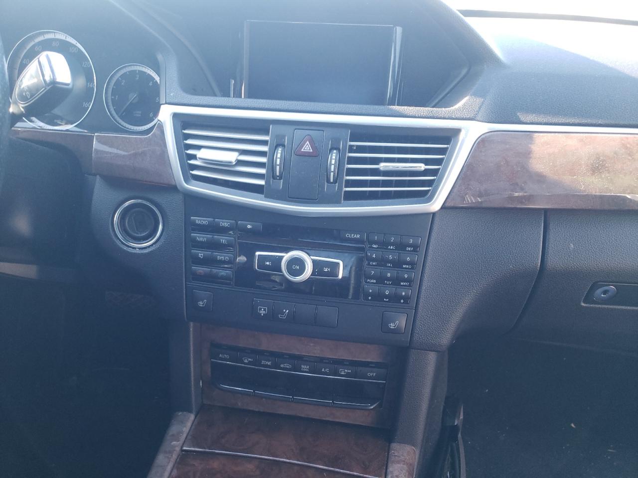 Photo 9 from auction – 2011 MERCEDES-BENZ E 350 BLUE with VIN WDDHF2EB6BA509102