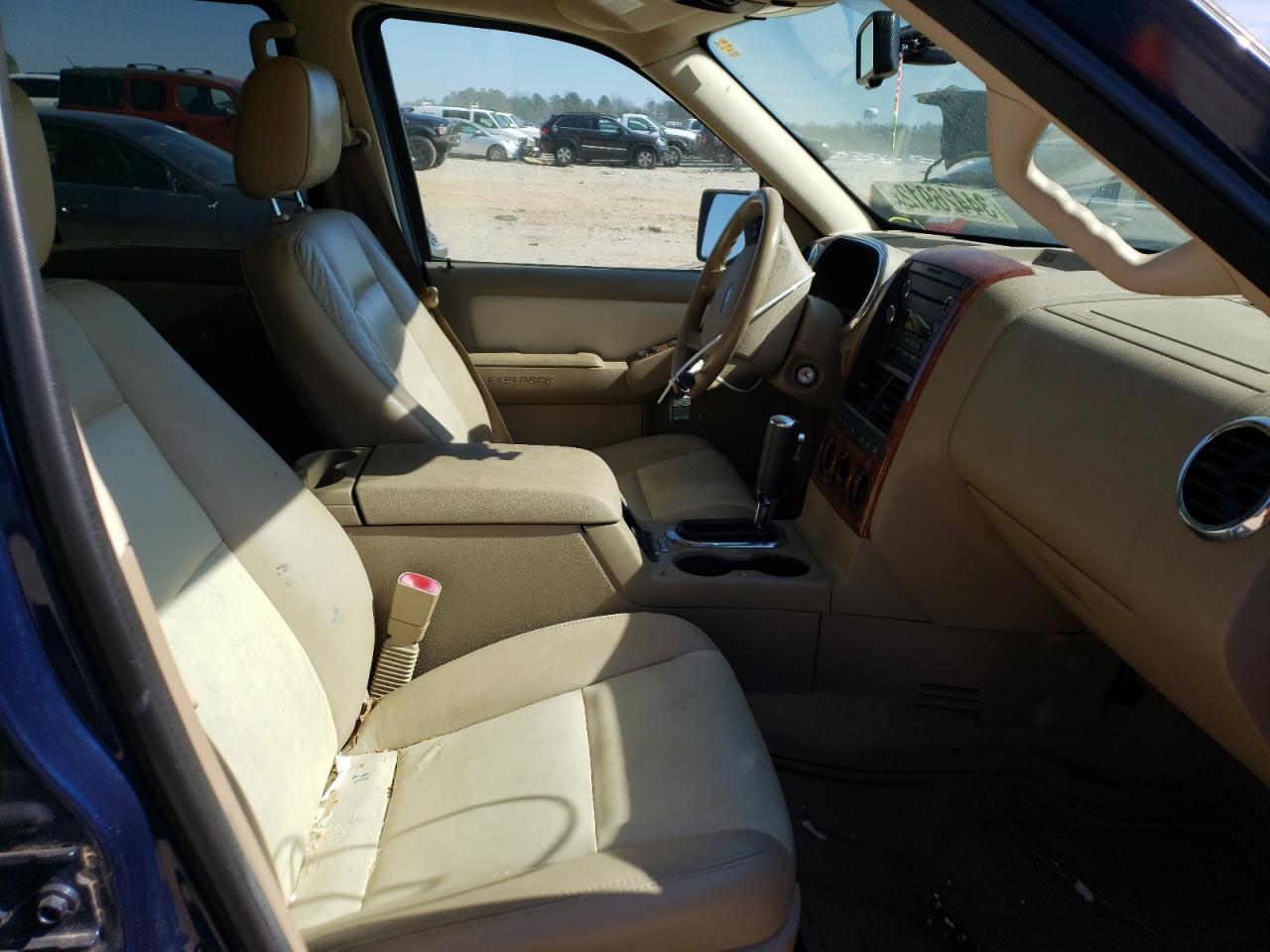 Photo 5 from auction – 2008 FORD EXPLORER E with VIN 1FMEU74E38UB22120