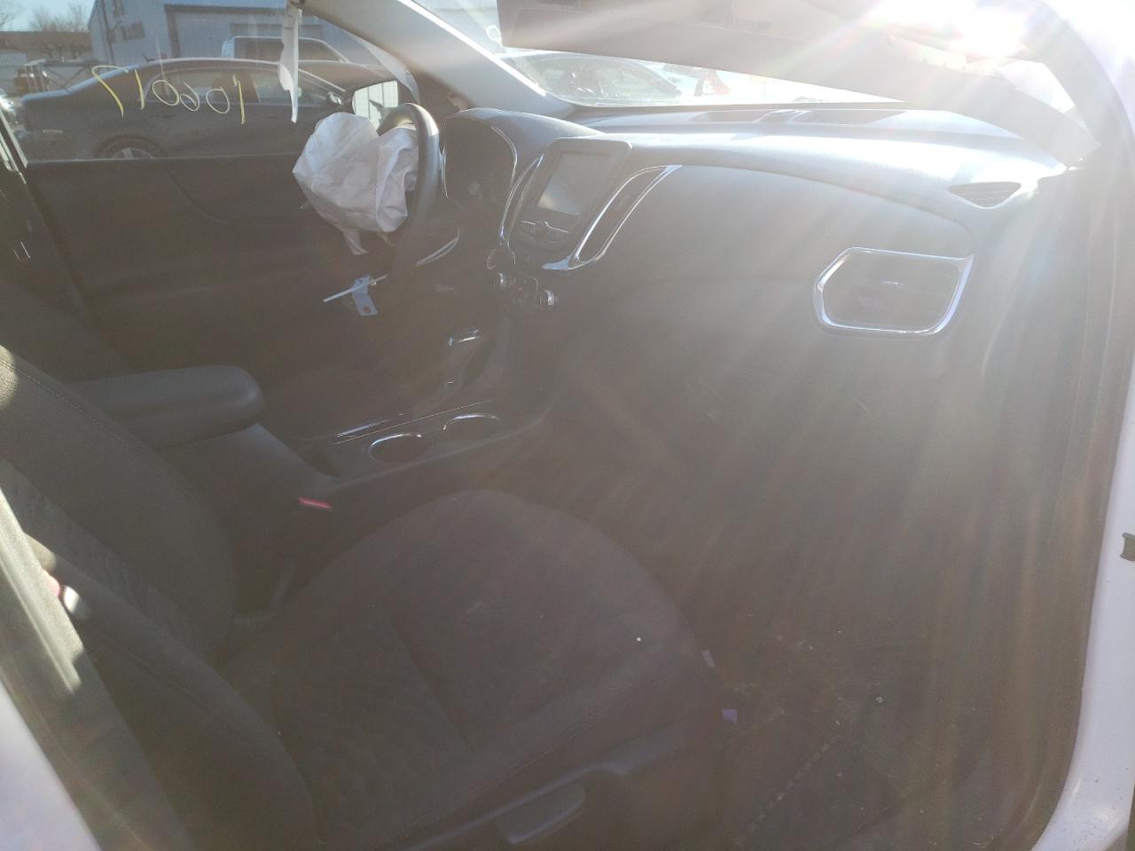 Photo 5 from auction – 2018 CHEVROLET EQUINOX LT with VIN 2GNAXSEV0J6215975