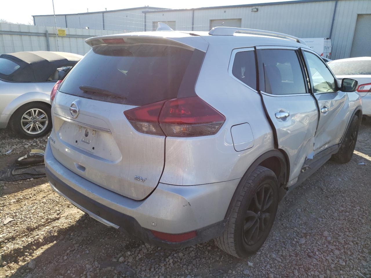 Photo 4 from auction – 2019 NISSAN ROGUE S with VIN 5N1AT2MT4KC702086