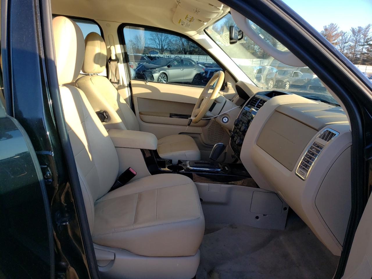 صورة رقم 5 من المزاد - 2011 FORD ESCAPE LIM مع VIN 1FMCU9EG5BKB29754