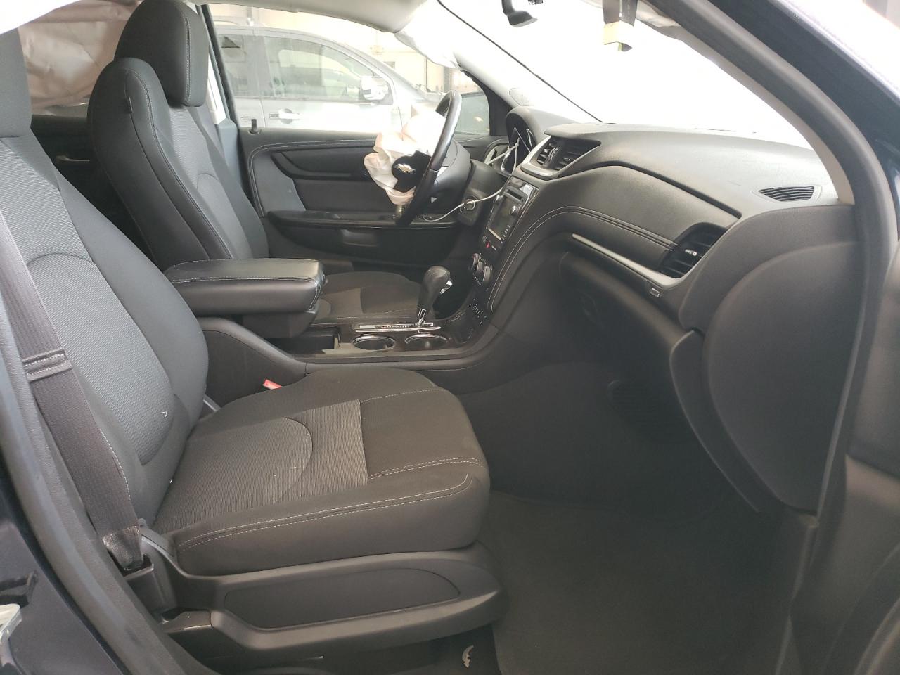 Photo 5 from auction – 2015 CHEVROLET TRAVERSE L with VIN 1GNKVHKD6FJ159382