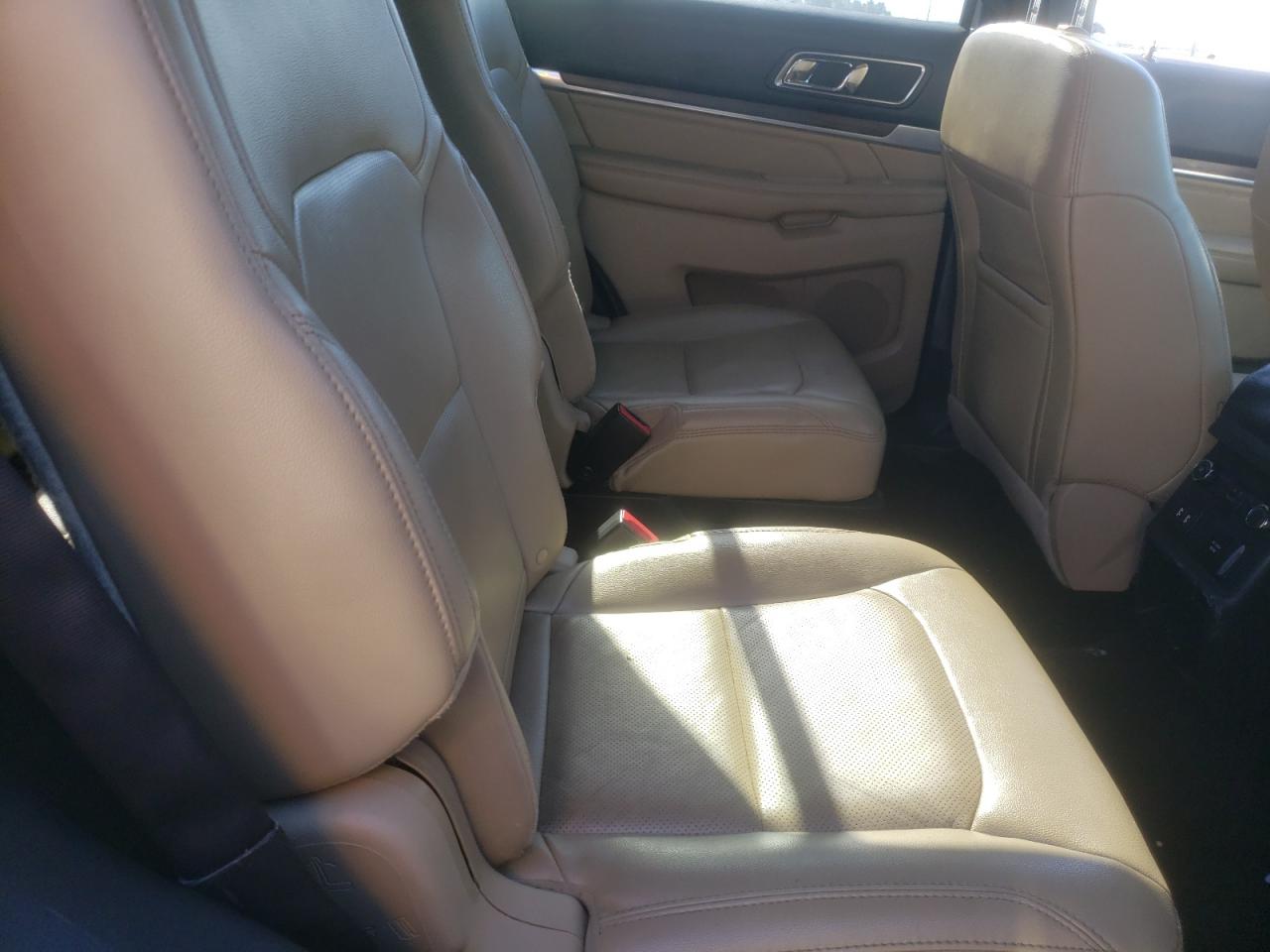 Фото 6 с аукциона – 2016 FORD EXPLORER L с VIN 1FM5K7F88GGA50048