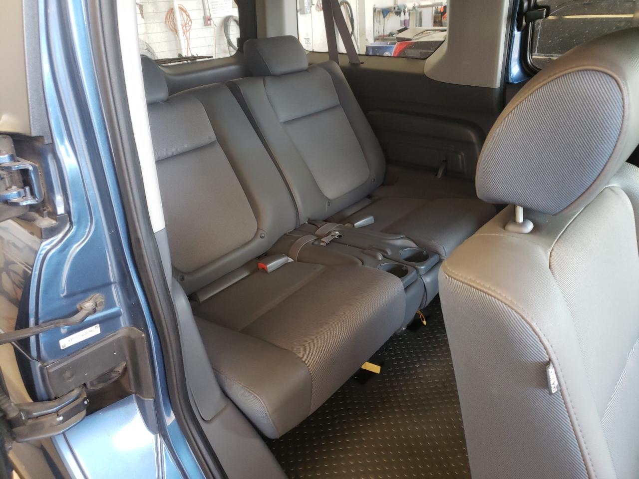 Photo 6 from auction – 2006 HONDA ELEMENT EX with VIN 5J6YH18736L002944