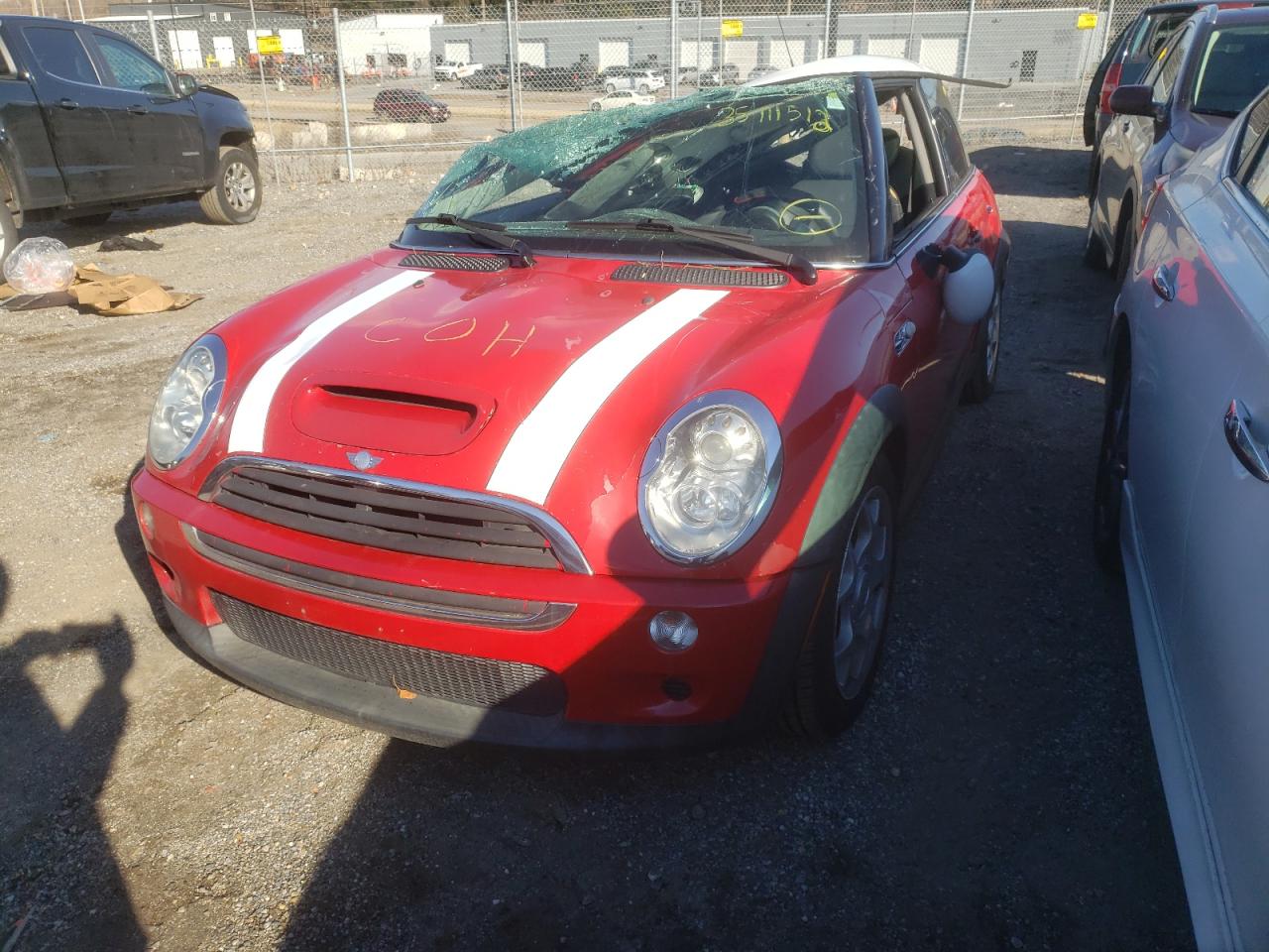 Photo 2 from auction – 2006 MINI COOPER S with VIN WMWRE33566TJ36574
