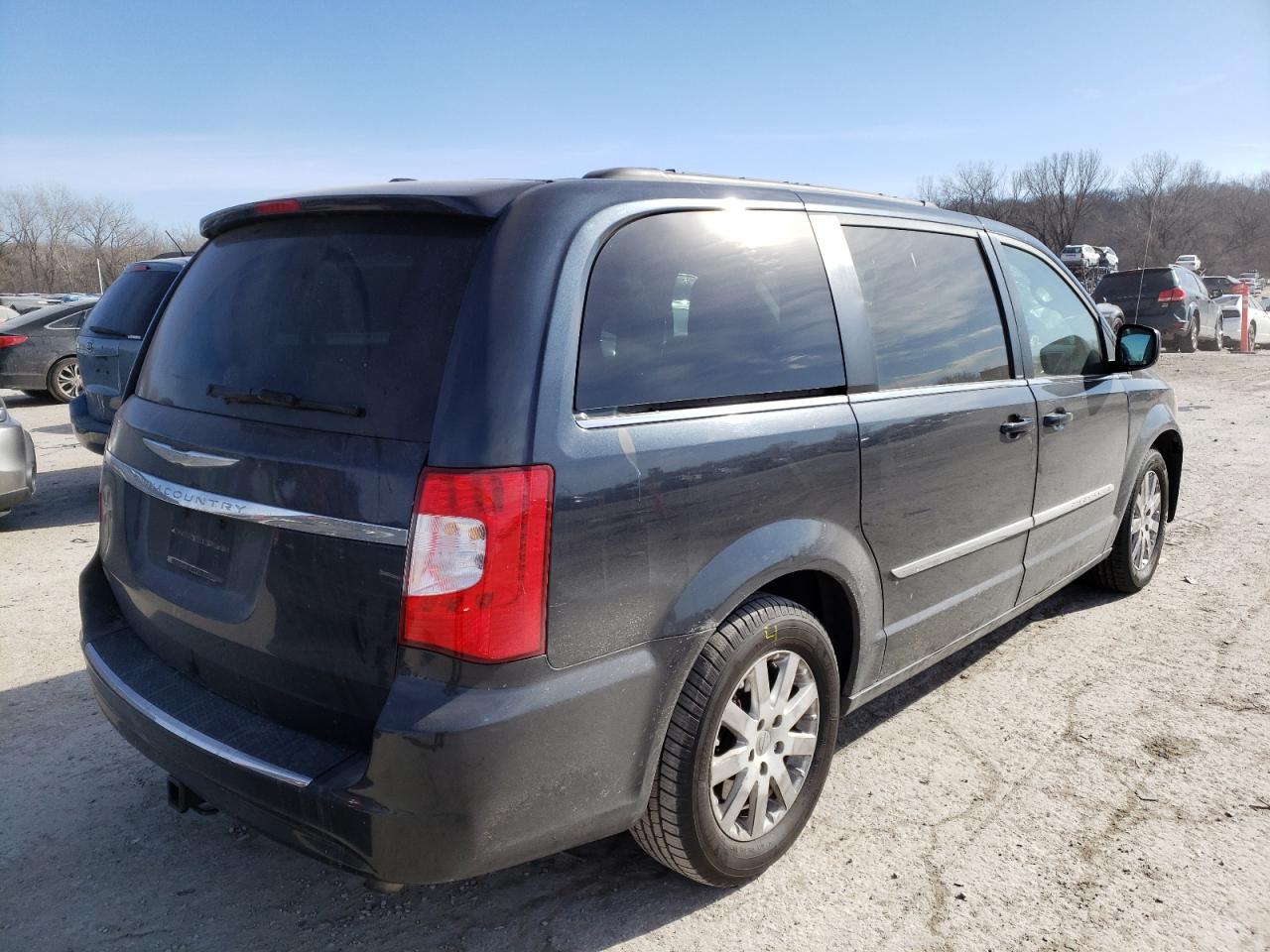 Photo 4 from auction – 2014 CHRYSLER TOWN & COU with VIN 2C4RC1BG6ER247132