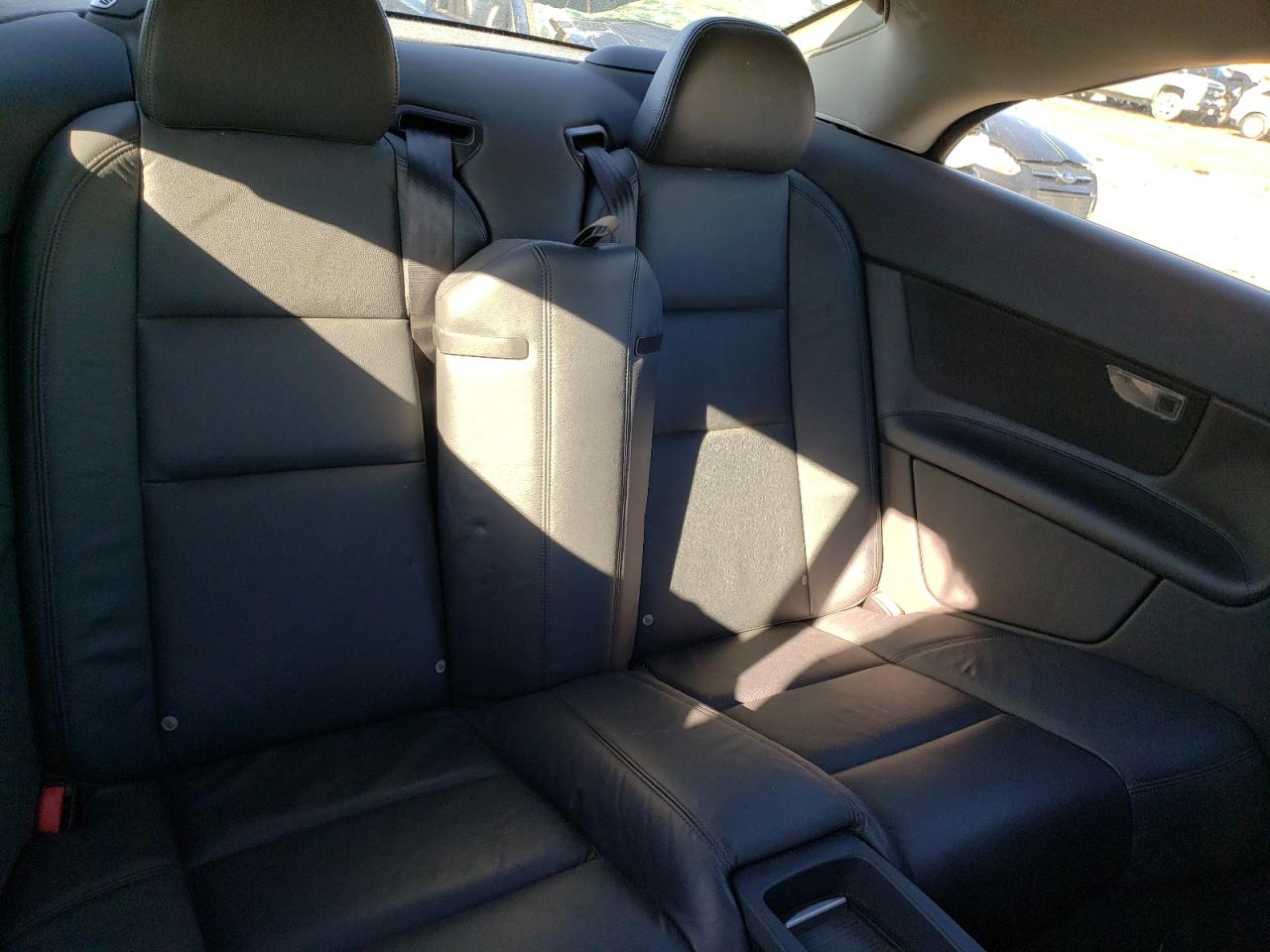 Photo 6 from auction – 2010 VOLVO C70 T5 with VIN YV1672MC8AJ092177