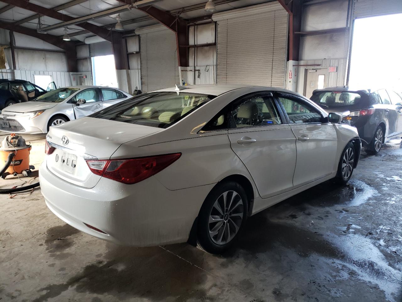 Photo 4 from auction – 2013 HYUNDAI SONATA GLS with VIN 5NPEB4ACXDH548953