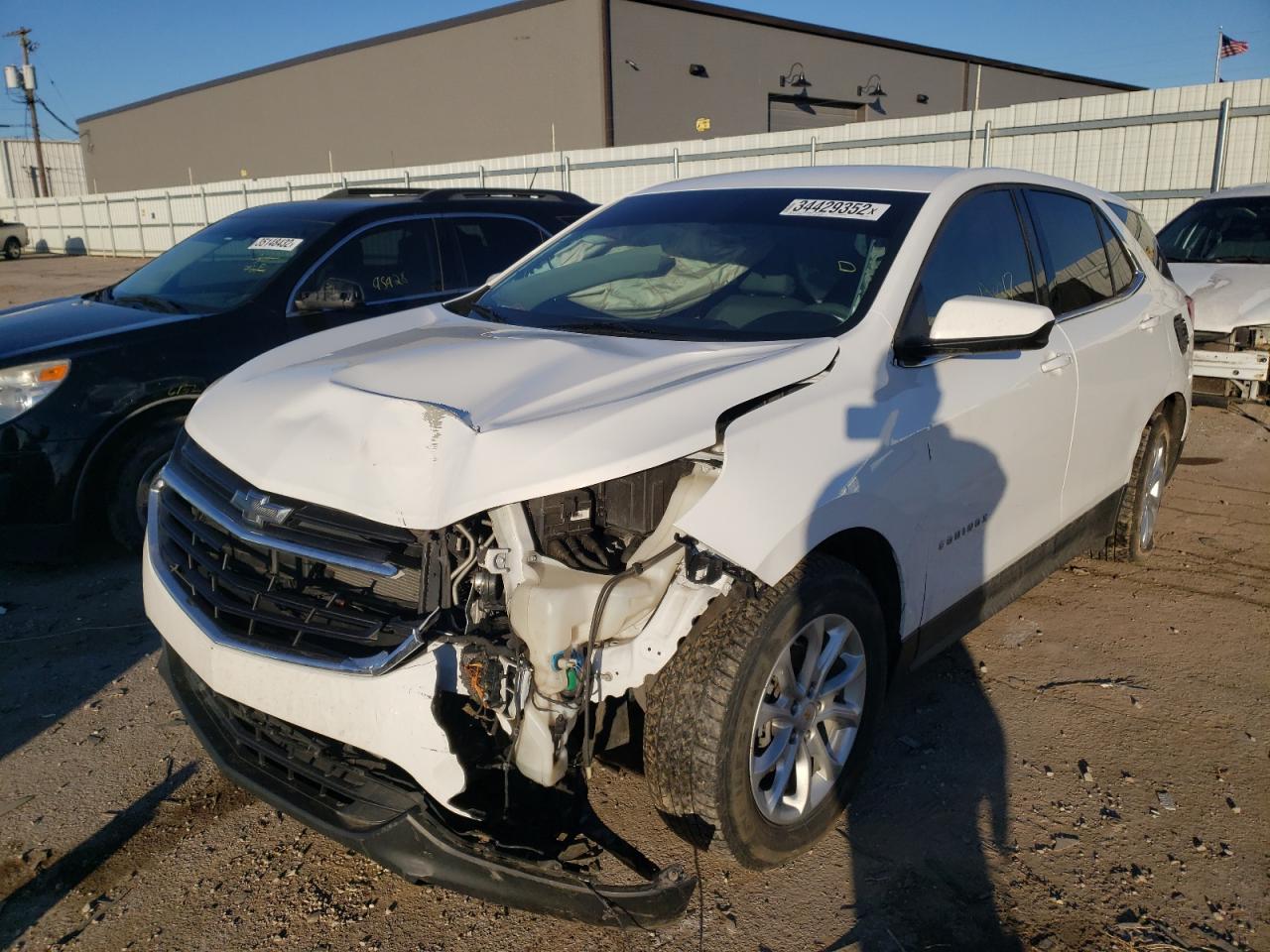 Photo 2 from auction – 2018 CHEVROLET EQUINOX LT with VIN 2GNAXSEV0J6215975