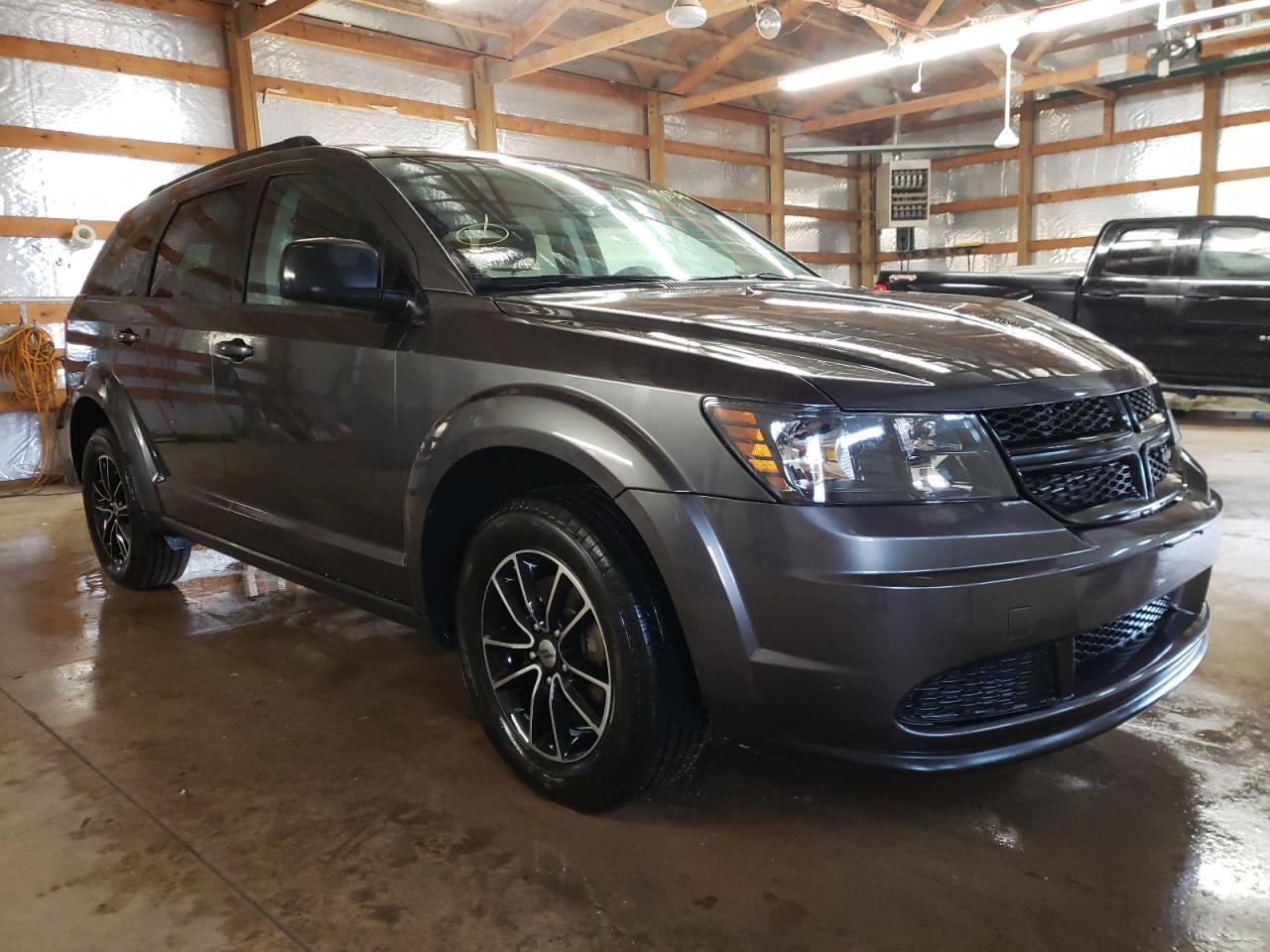 DODGE JOURNEY SE 2018 with VIN 3C4PDCAB0JT443211 - Photo from auction