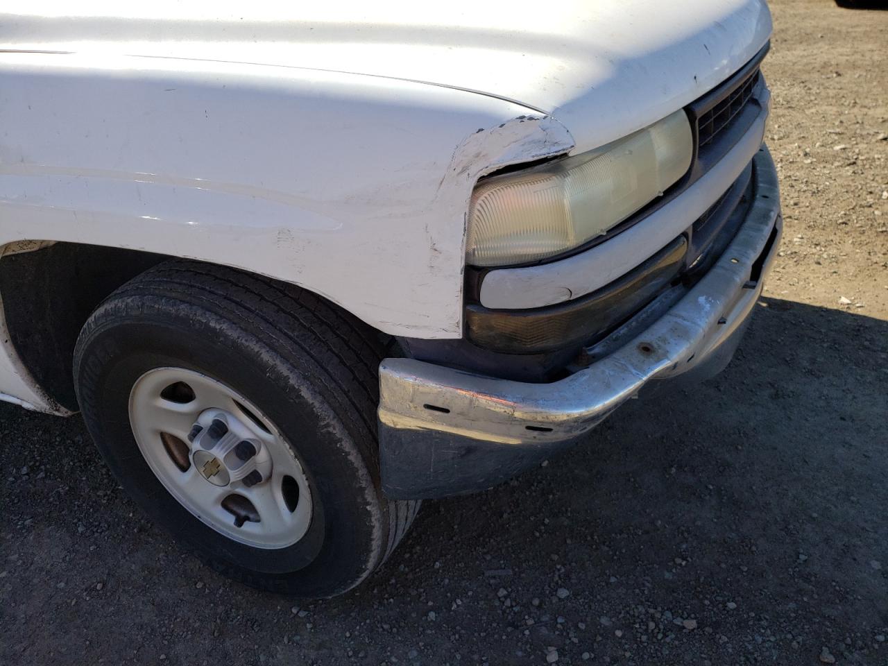 Photo 9 from auction – 2000 CHEVROLET SILVERADO with VIN 1GCEC19V0YZ341732
