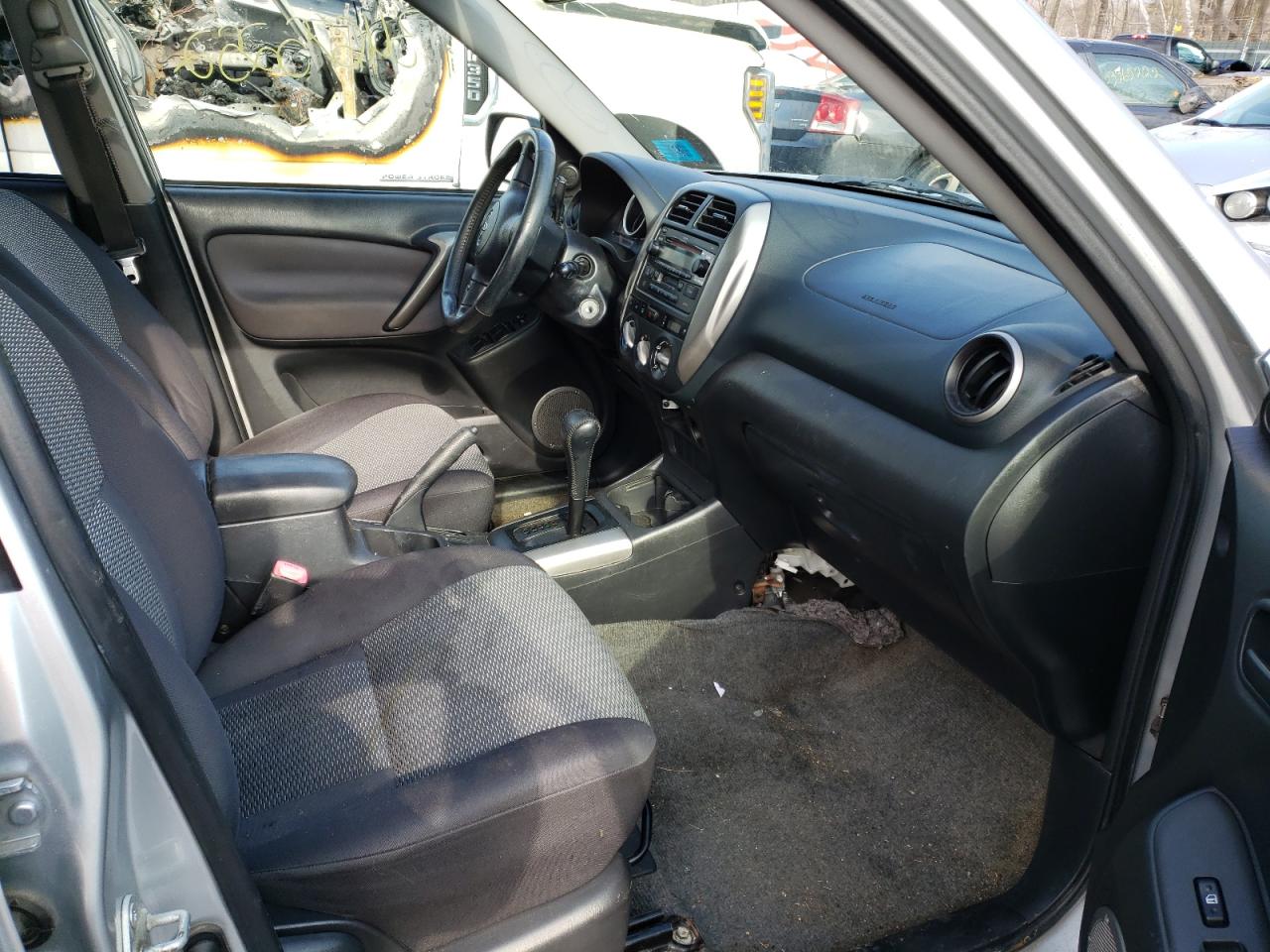 Photo 5 from auction – 2004 TOYOTA RAV4 with VIN JTEHD20V446012097