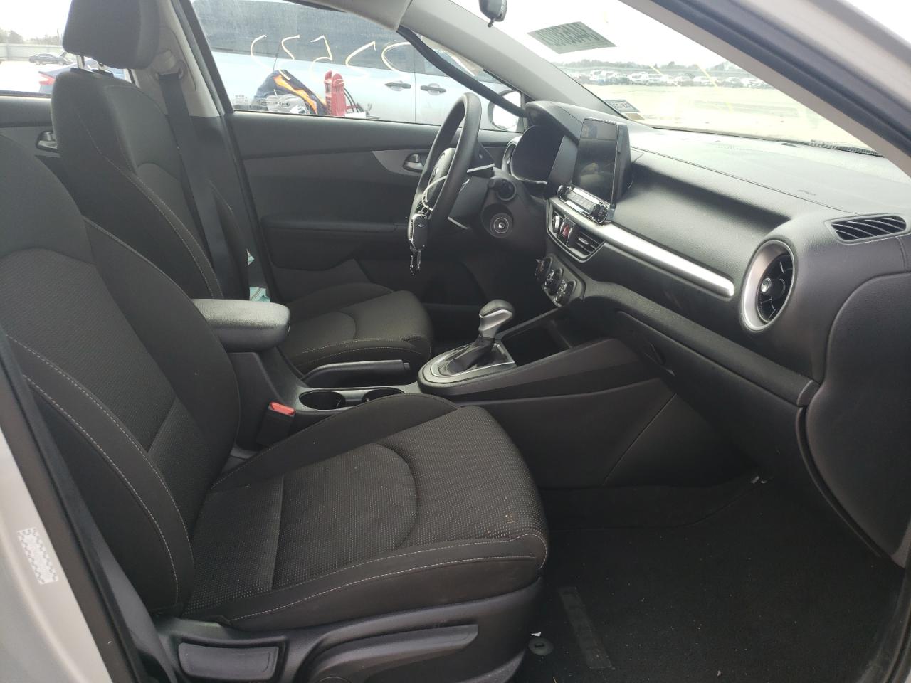 Photo 5 from auction – 2021 KIA FORTE FE with VIN 3KPF24AD0ME337259