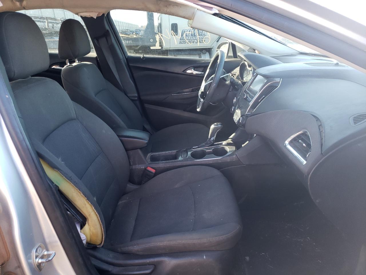 Photo 5 from auction – 2018 CHEVROLET CRUZE LT with VIN 3G1BE6SM7JS596336