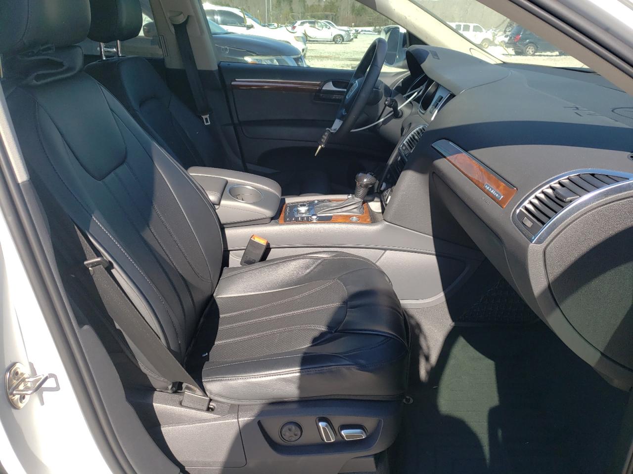 Photo 5 from auction – 2015 AUDI Q7 PREMIUM with VIN WA1LGAFE9FD033138