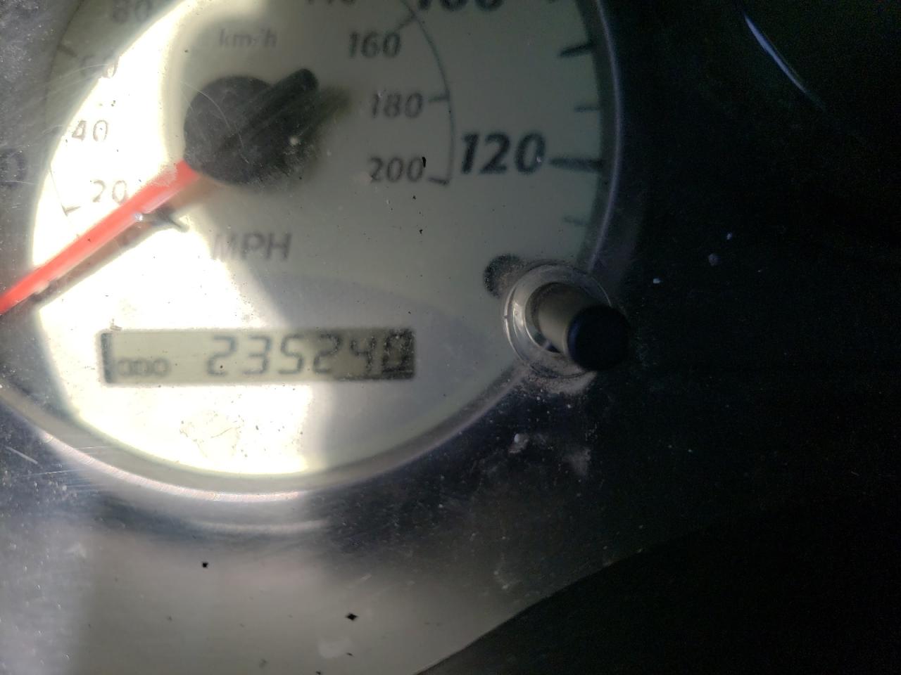 Photo 8 from auction – 2001 TOYOTA RAV4 with VIN JTEHH20V210095452
