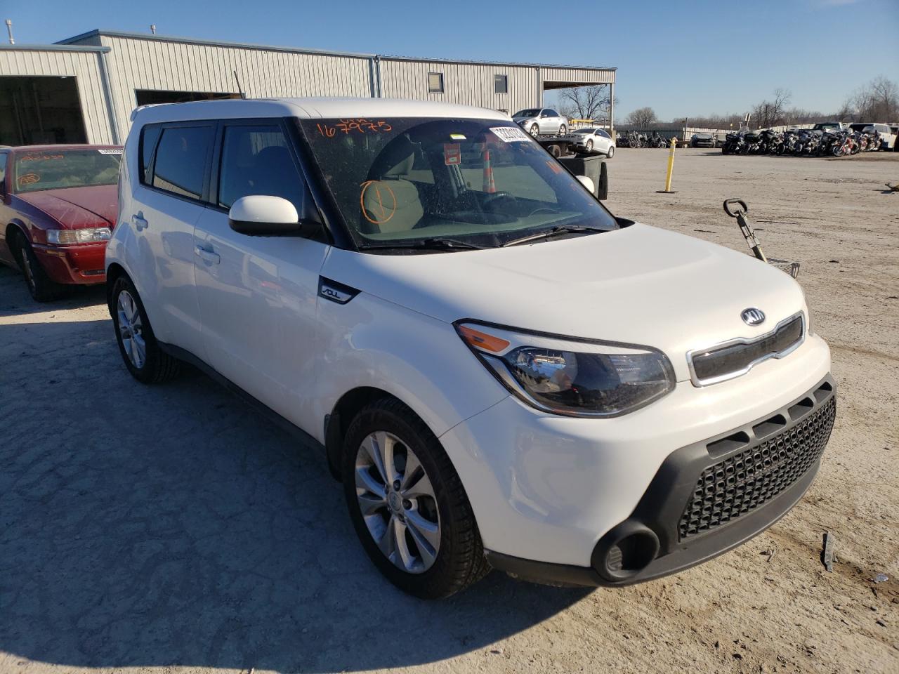 KIA SOUL + 2015 с VIN KNDJP3A59F7167579 - Фото с аукциона