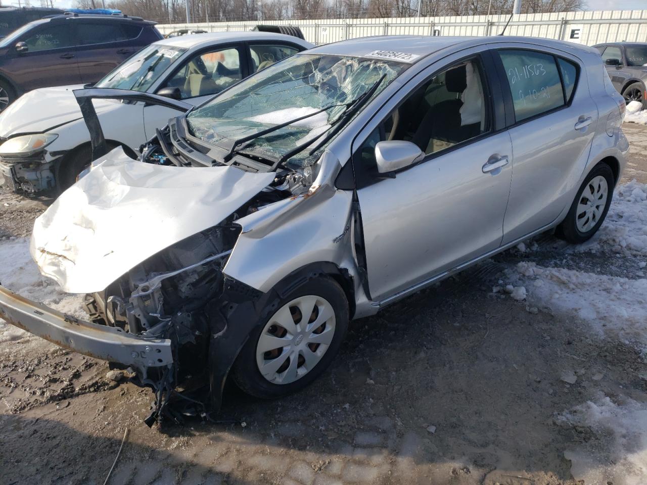 Photo 2 from auction – 2012 TOYOTA PRIUS C with VIN JTDKDTB3XC1505886