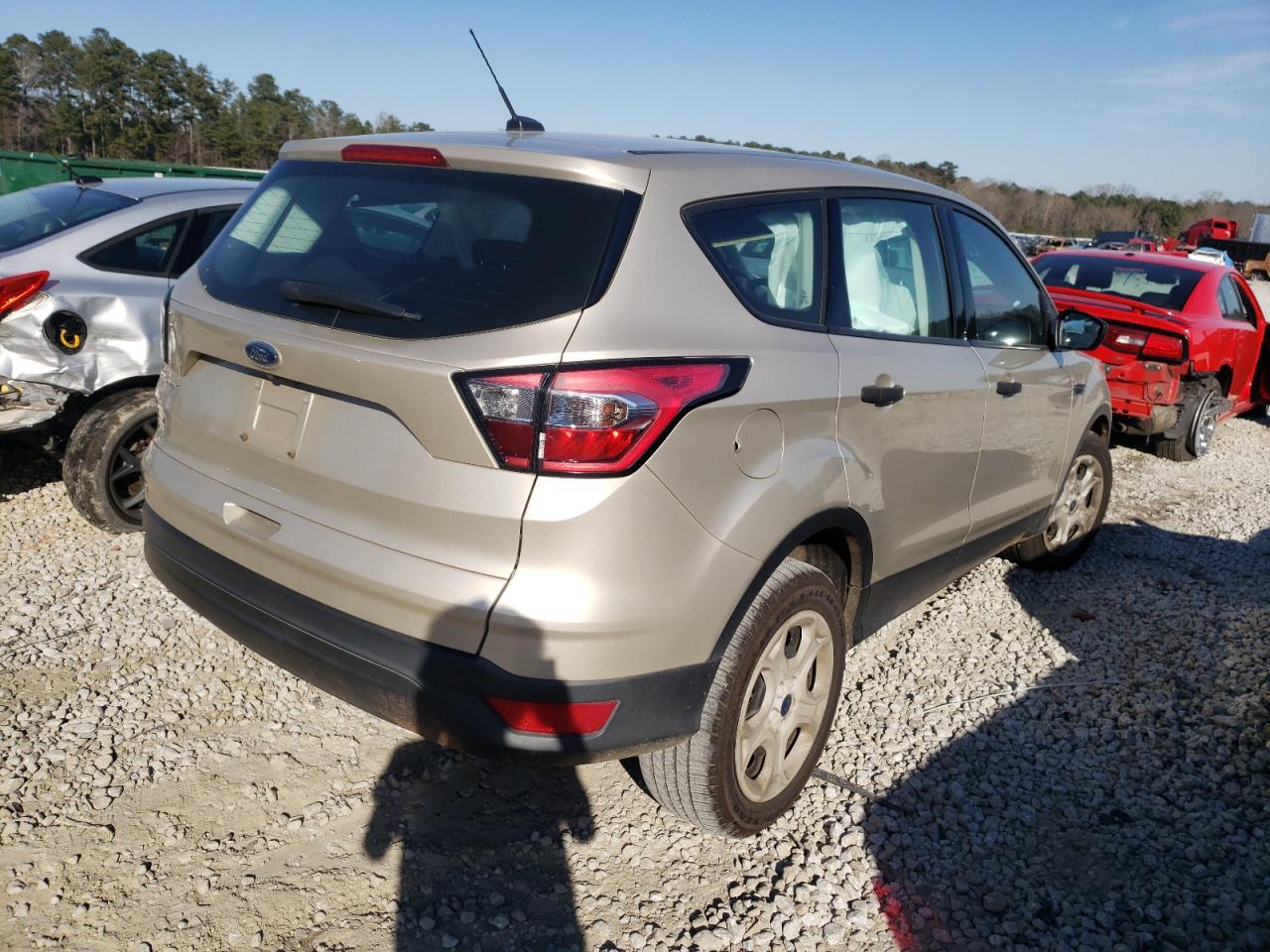 Foto 4 de la subasta – 2017 FORD ESCAPE S con VIN 1FMCU0F76HUD72190