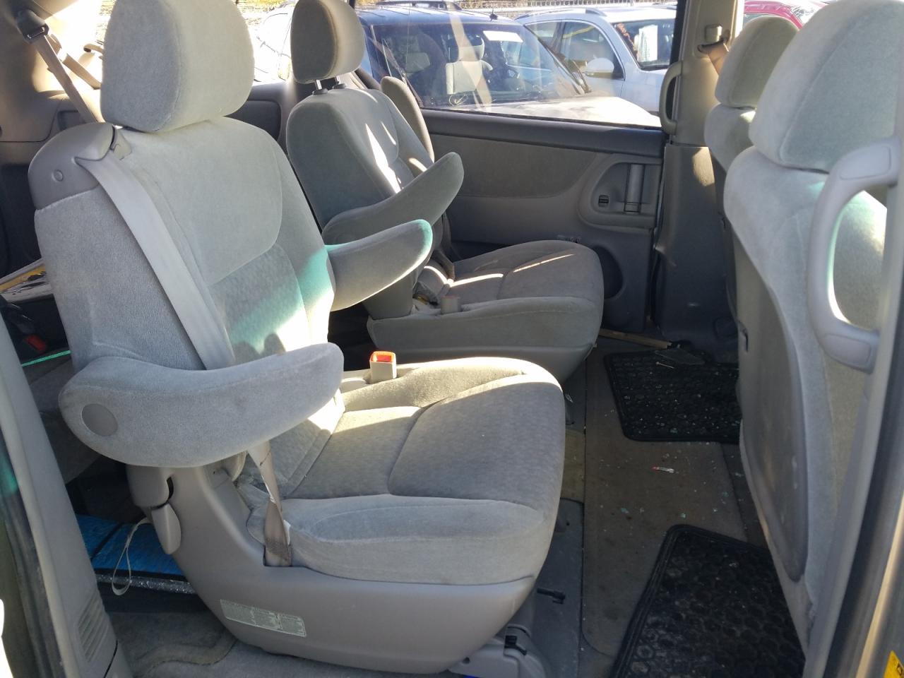 Photo 6 from auction – 2005 TOYOTA SIENNA CE with VIN 5TDZA29C65S249680