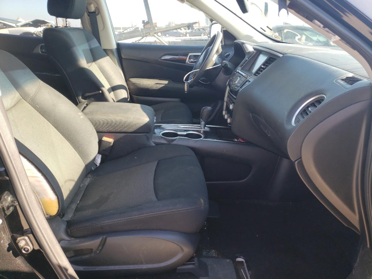 Photo 5 from auction – 2017 NISSAN PATHFINDER with VIN 5N1DR2MN3HC678336