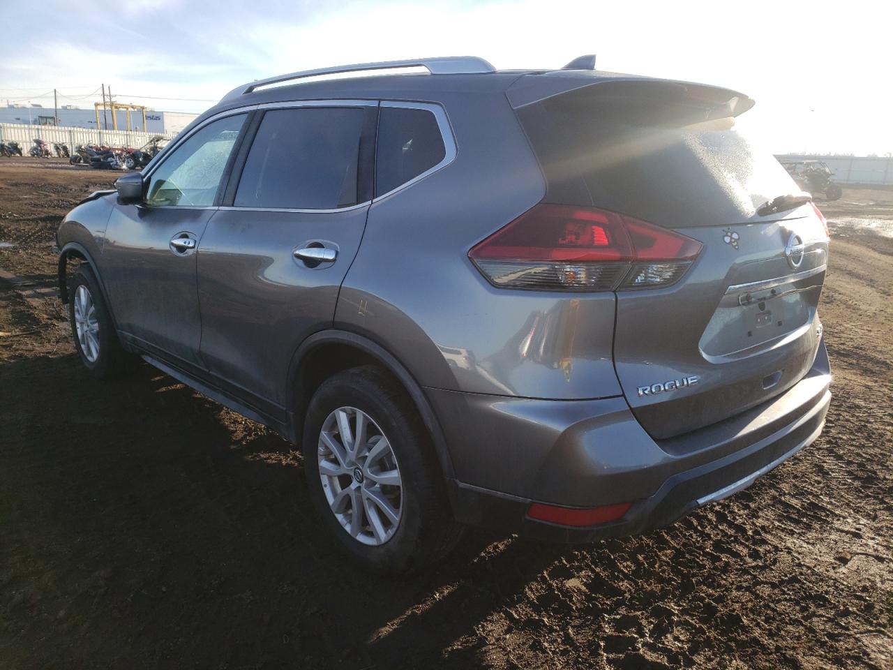 Photo 3 from auction – 2018 NISSAN ROGUE S with VIN KNMAT2MV2JP526717
