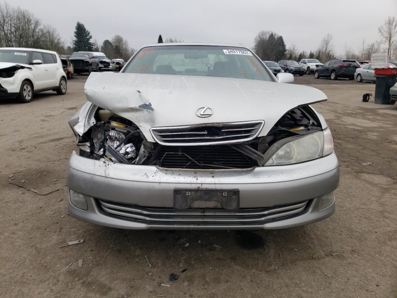 Photo 9 from auction – 2000 LEXUS ES 300 with VIN JT8BF28G4Y5086446
