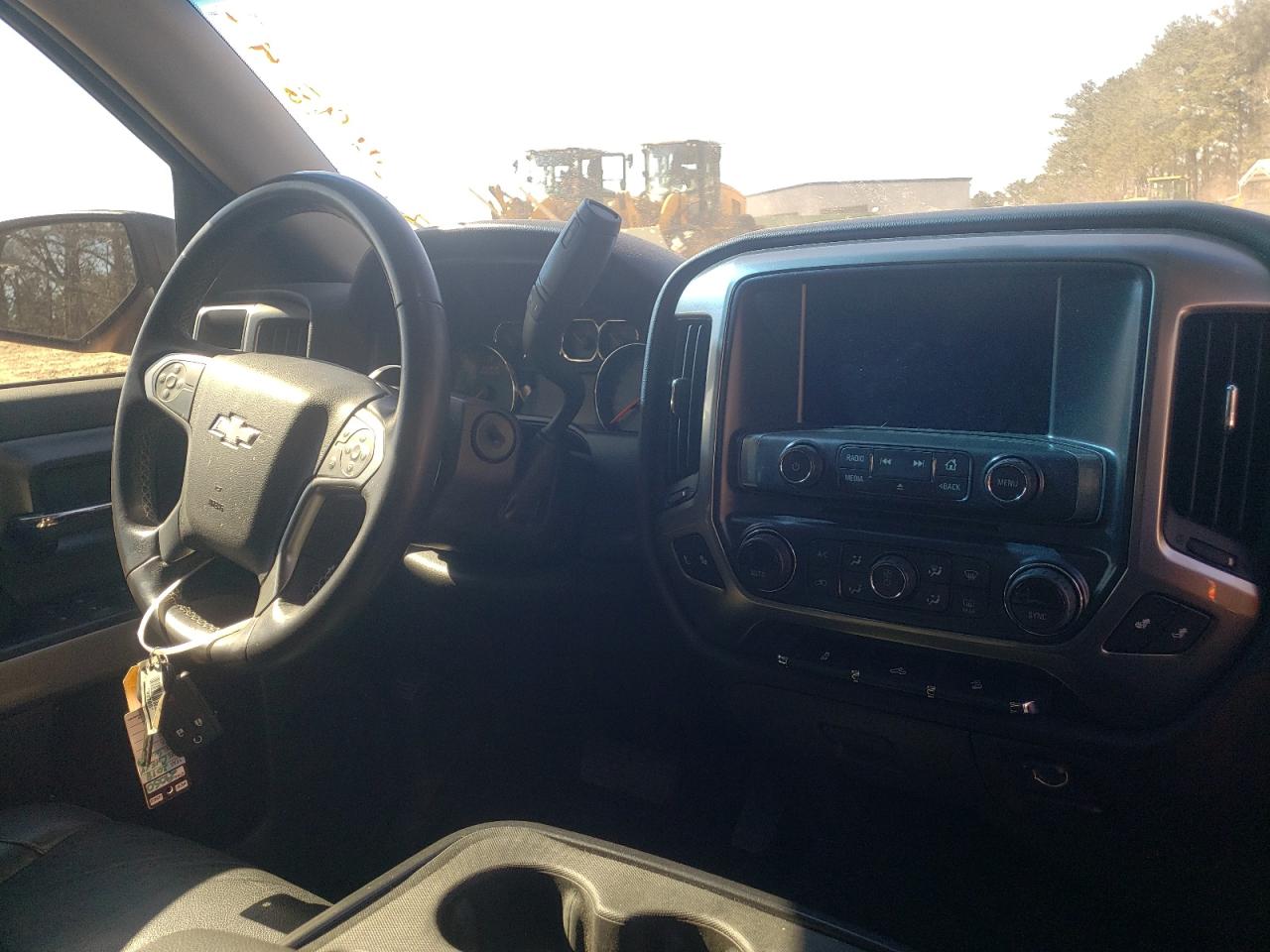 Photo 9 from auction – 2018 CHEVROLET SILVERADO with VIN 3GCUKREC0JG313520