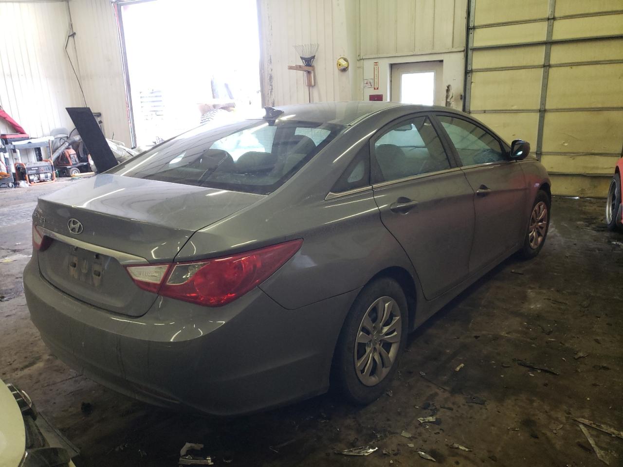 Photo 4 from auction – 2012 HYUNDAI SONATA GLS with VIN 5NPEB4AC3CH355817