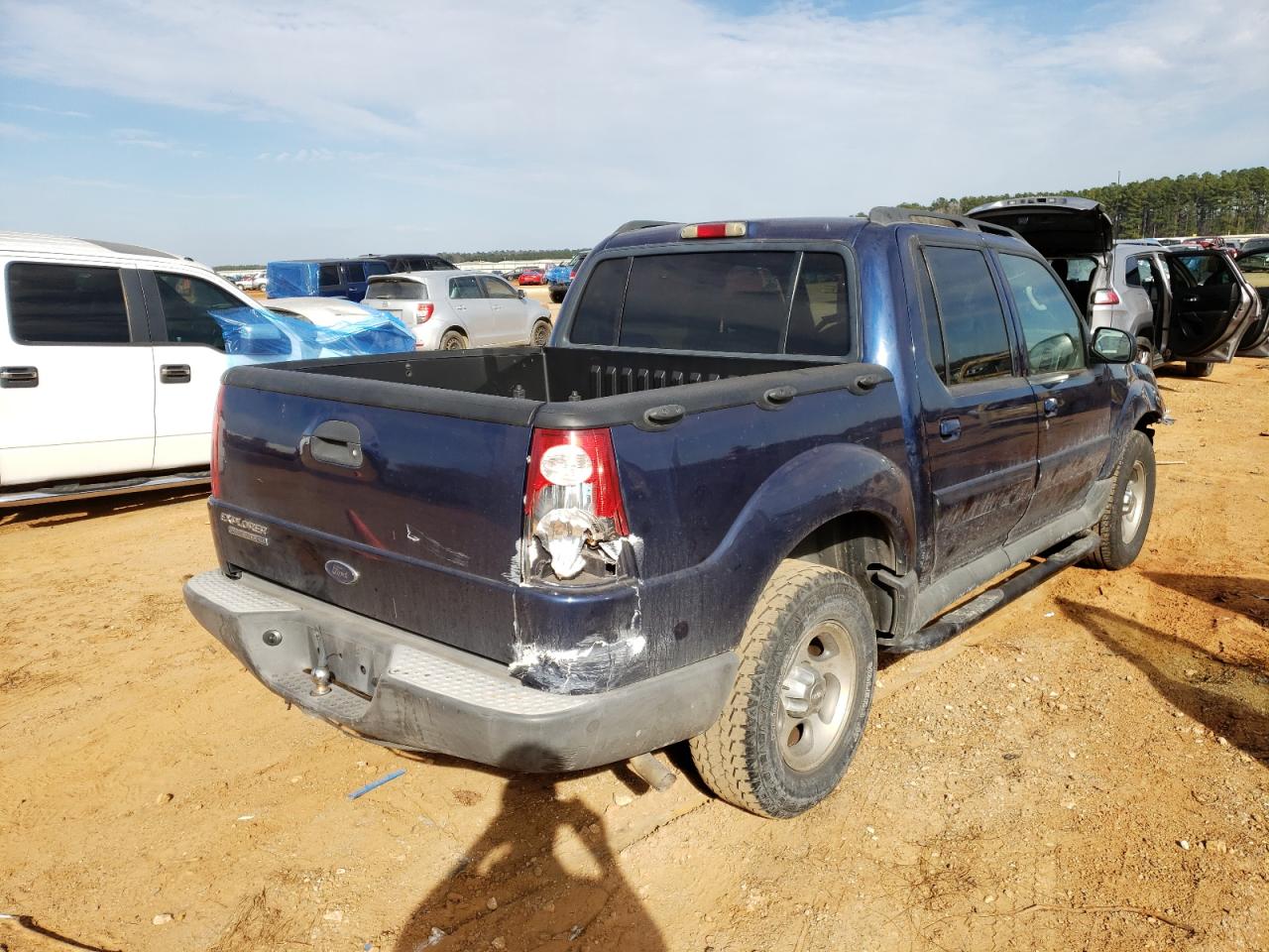 Photo 4 from auction – 2004 FORD EXPLORER S with VIN 1FMZU67K44UB99117