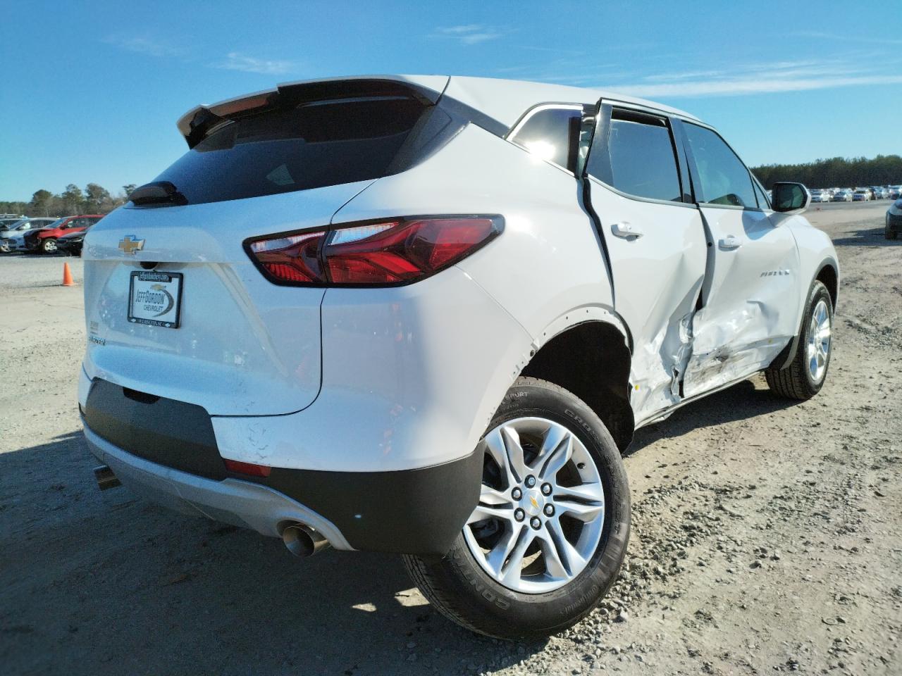 Photo 4 from auction – 2022 CHEVROLET BLAZER 2LT with VIN 3GNKBCR46NS132648